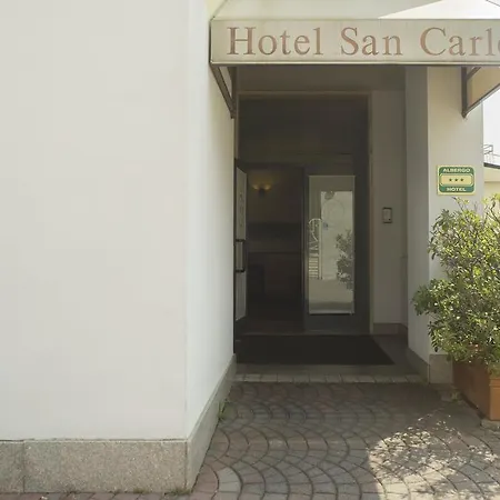 San Carlo 호텔 체사노마데르노